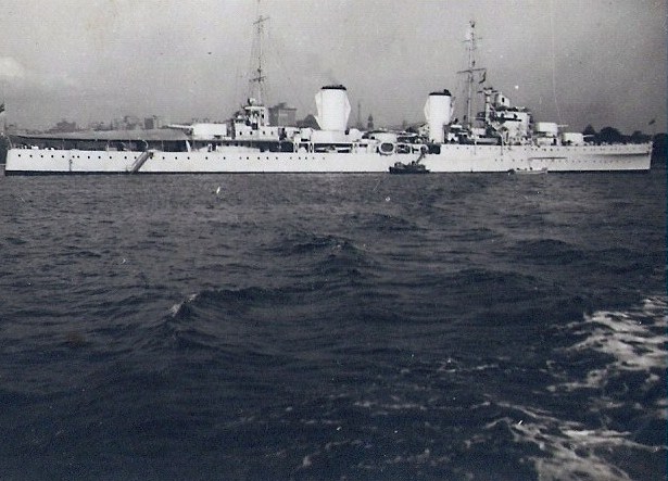 HMAS Perth Photograph