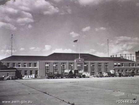 HMAS Lonsdale.