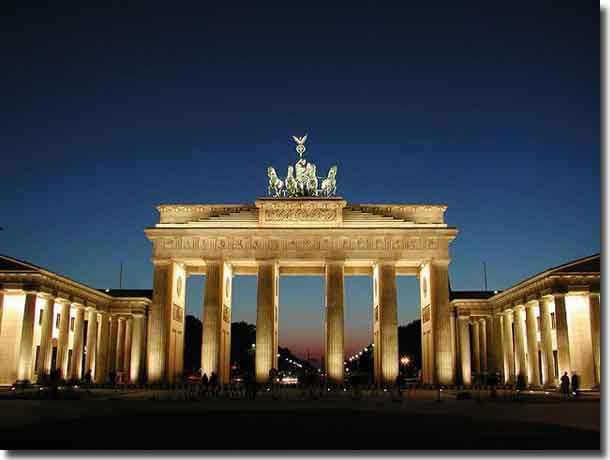 The Brandenburg Gate at night as it is today