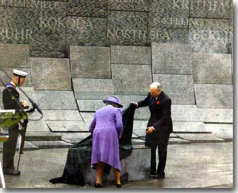 Queen and John Howard unveil plaque at Australian War Memorial London. 11th. November 2003